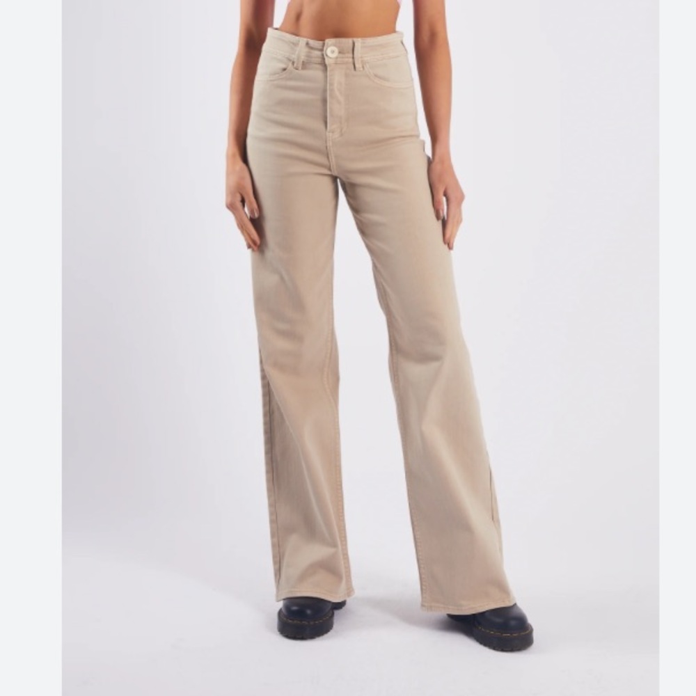 Kensie Wide Leg Flare Jeans in Beige